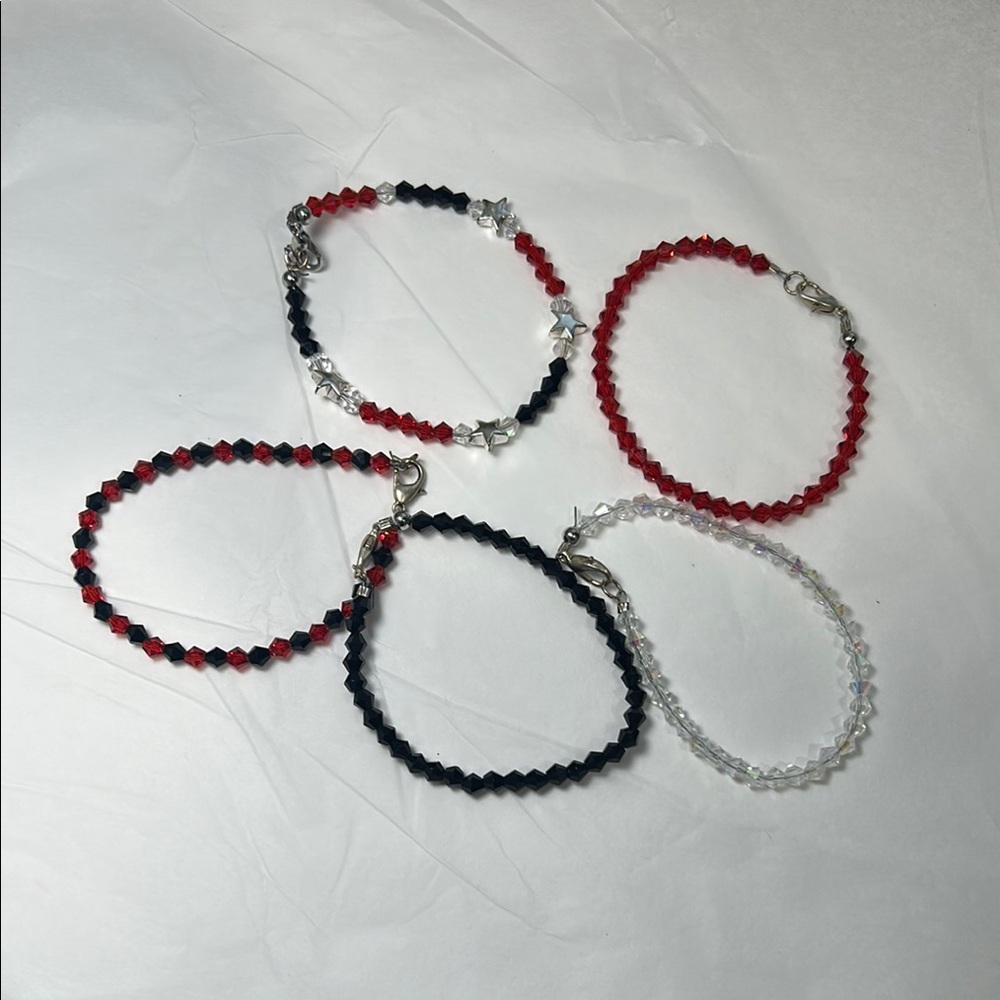 Elegant Red and Black Beaded Bracelet 6.00 each